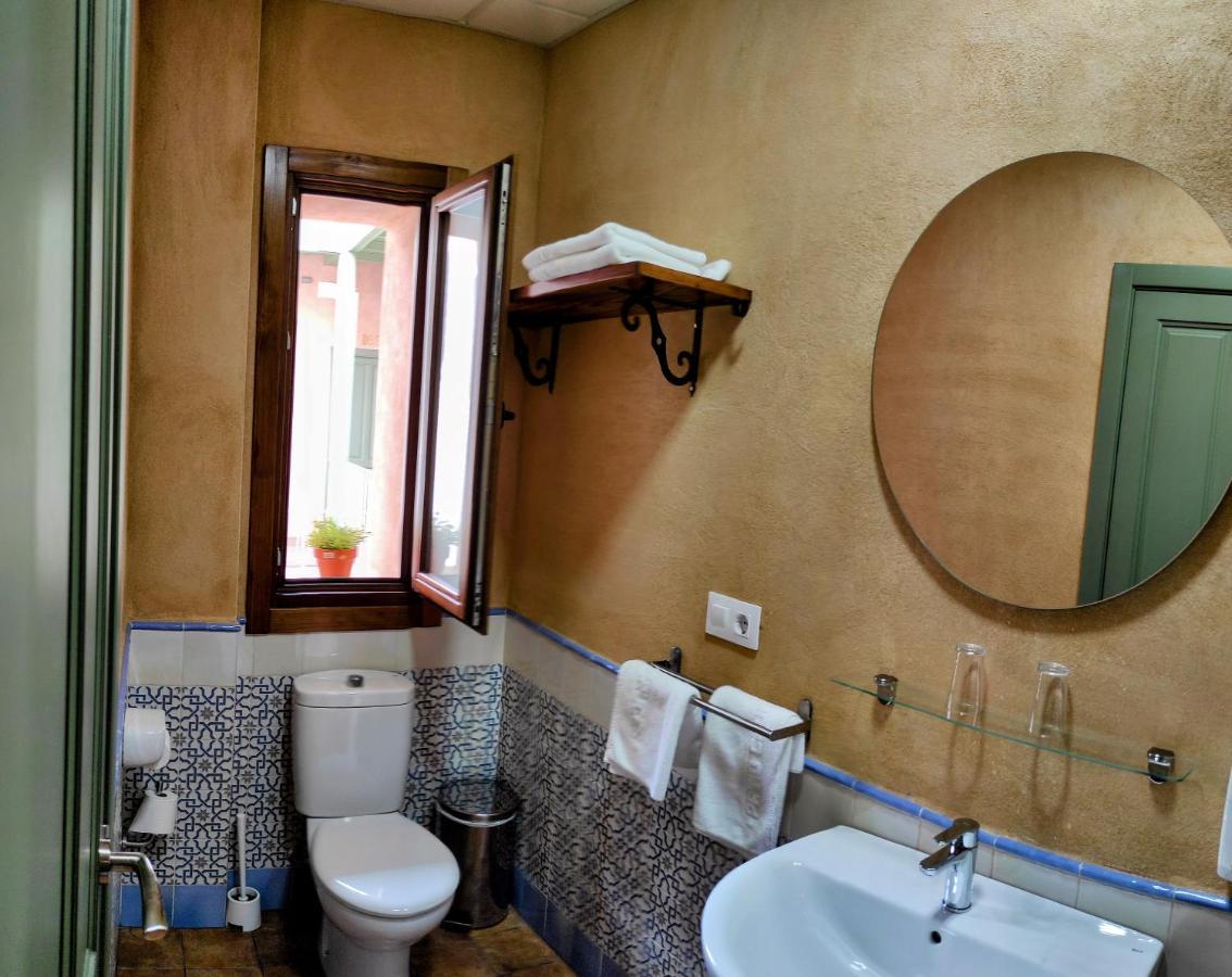 Hotel Patio De Las Cruces Севиля Екстериор снимка