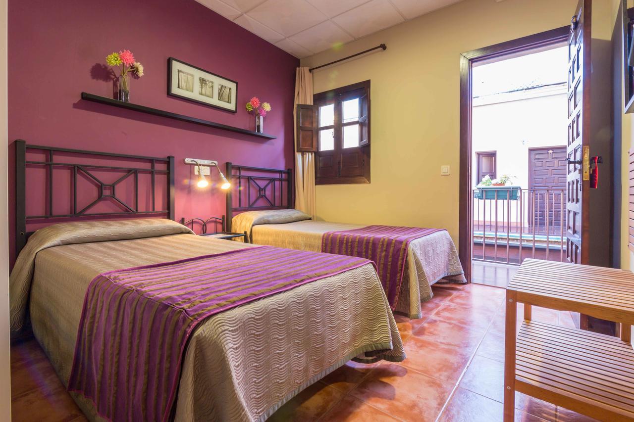Hotel Patio De Las Cruces Севиля Екстериор снимка